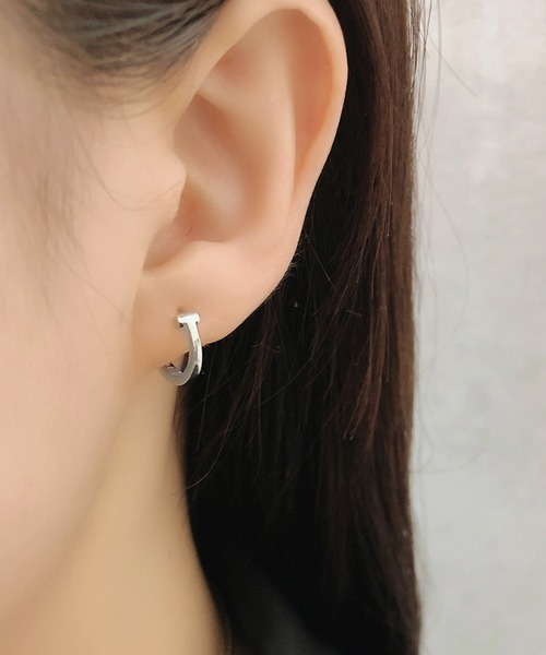 florist（フローリスト）の「【6種展開】小ぶりフープピアス（ピアス（両耳用）・レディース・ゴールド系その他2/シルバー系その他2/ゴールド系その他3/シルバー系その他3/ゴールド系その他4/シルバー系その他4/ゴールド系その他5/シルバー系その他5/ゴールド系その他6/シルバー系その他6/シルバー系その他7/ゴールド系その他7・FREE）」の5枚目の写真