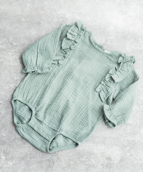 pairmanon（ペアマノン）の「【ベビー】フロントフリル長袖ロンパース（ロンパース・キッズ・ブルー/ライトグリーン/モスグリーン/モカ/ホワイト系その他/ベージュ系その他/ライトイエロー/オレンジ系その他/ブルーグリーン/グレイッシュベージュ/サーモンピンク/ホワイト系その他2/ホワイト系その他7/グレー系その他5/ベージュ系その他2/ベージュ系その他6/ベージュ系その他7/ブルー系その他2/ブルー系その他3・80/70）」の12枚目の写真