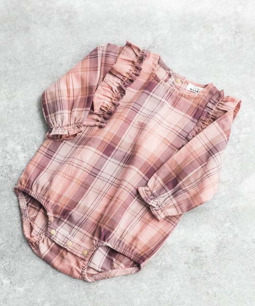 pairmanon（ペアマノン）の「【ベビー】フロントフリル長袖ロンパース（ロンパース・キッズ・ブルー/ライトグリーン/モスグリーン/モカ/ホワイト系その他/ベージュ系その他/ライトイエロー/オレンジ系その他/ブルーグリーン/グレイッシュベージュ/サーモンピンク/ホワイト系その他2/ホワイト系その他7/グレー系その他5/ベージュ系その他2/ベージュ系その他6/ベージュ系その他7/ブルー系その他2/ブルー系その他3・80/70）」の10枚目の写真