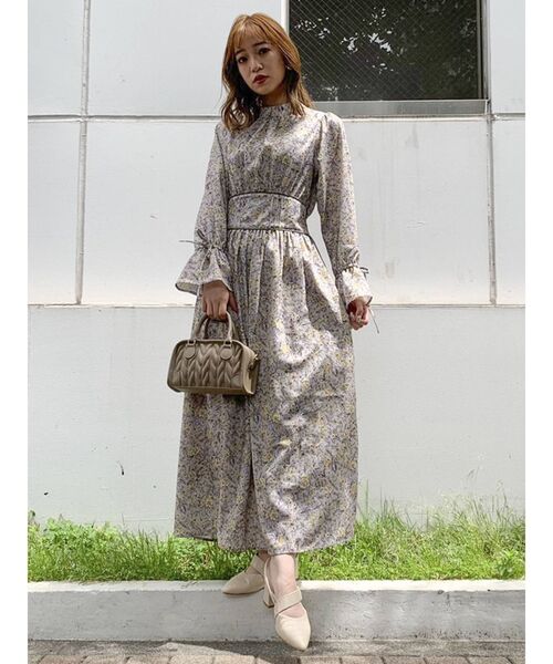 dazzlin（ダズリン）の「FIGFLOWERパイピングワンピース（ワンピース・レディース・パープル/ブラウン/イエロー・FREE）」の3枚目の写真