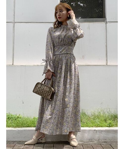 dazzlin（ダズリン）の「FIGFLOWERパイピングワンピース（ワンピース・レディース・パープル/ブラウン/イエロー・FREE）」の5枚目の写真