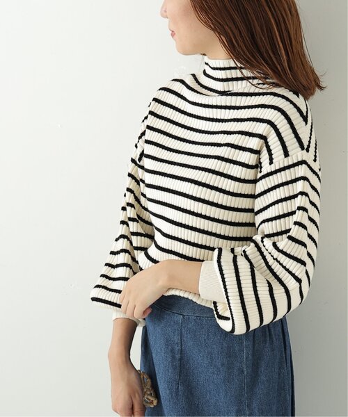 frames RAY CASSIN（フレームスレイカズン）の「ボリュームスリーブボトルネックプルオーバー（ニット/セーター・レディース・ブラック/オフホワイト/オリーブ/イエロー/ブルー/グリーン/ラベンダー/ワイン/グレイッシュベージュ/ブラック系/ベージュ/バイオレット/ライトカーキ/キャメル/マスタード/ミント/イエロー系・FREE）」の3枚目の写真