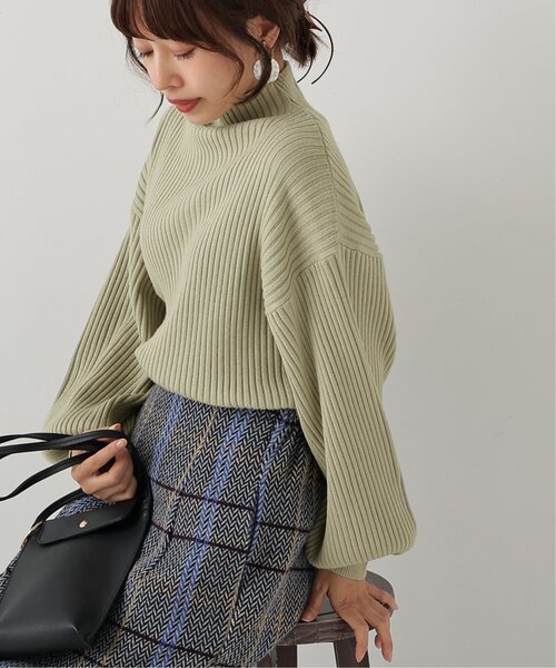 frames RAY CASSIN（フレームスレイカズン）の「ボリュームスリーブボトルネックプルオーバー（ニット/セーター・レディース・ブラック/オフホワイト/オリーブ/イエロー/ブルー/グリーン/ラベンダー/ワイン/グレイッシュベージュ/ブラック系/ベージュ/バイオレット/ライトカーキ/キャメル/マスタード/ミント/イエロー系・FREE）」の9枚目の写真