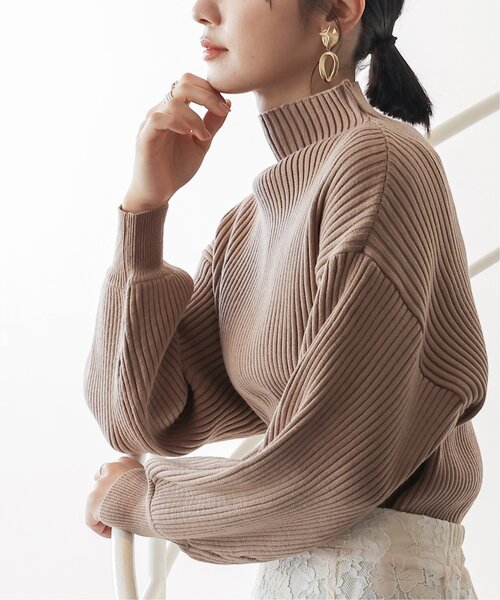 frames RAY CASSIN（フレームスレイカズン）の「ボリュームスリーブボトルネックプルオーバー（ニット/セーター・レディース・ブラック/オフホワイト/オリーブ/イエロー/ブルー/グリーン/ラベンダー/ワイン/グレイッシュベージュ/ブラック系/ベージュ/バイオレット/ライトカーキ/キャメル/マスタード/ミント/イエロー系・FREE）」の15枚目の写真