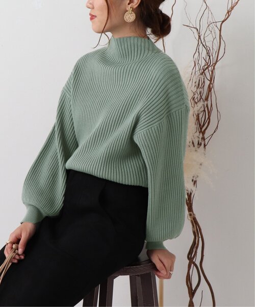 frames RAY CASSIN（フレームスレイカズン）の「ボリュームスリーブボトルネックプルオーバー（ニット/セーター・レディース・ブラック/オフホワイト/オリーブ/イエロー/ブルー/グリーン/ラベンダー/ワイン/グレイッシュベージュ/ブラック系/ベージュ/バイオレット/ライトカーキ/キャメル/マスタード/ミント/イエロー系・FREE）」の7枚目の写真