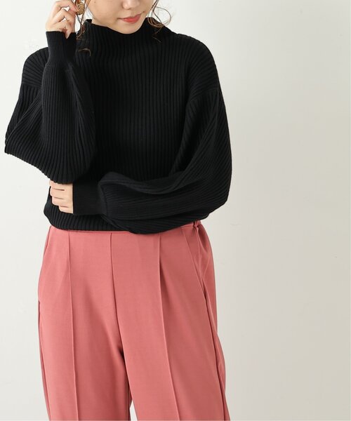 frames RAY CASSIN（フレームスレイカズン）の「ボリュームスリーブボトルネックプルオーバー（ニット/セーター・レディース・ブラック/オフホワイト/オリーブ/イエロー/ブルー/グリーン/ラベンダー/ワイン/グレイッシュベージュ/ブラック系/ベージュ/バイオレット/ライトカーキ/キャメル/マスタード/ミント/イエロー系・FREE）」の2枚目の写真