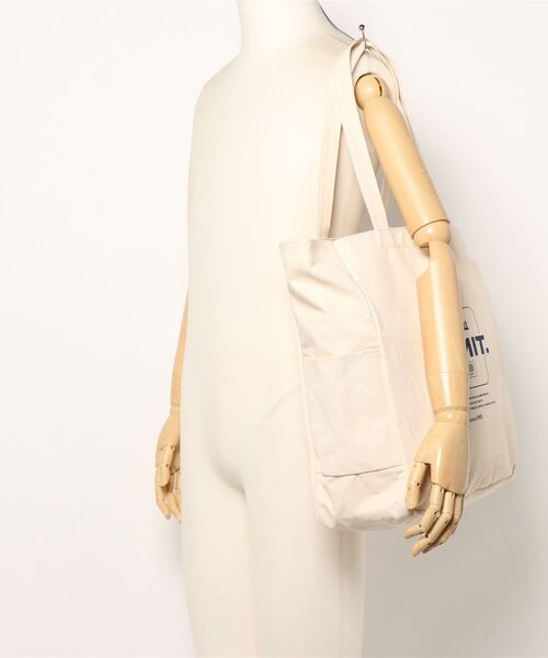 SPINNS(スピンズ)の「ロゴデザインキャンバストートバッグ(トートバッグ・レディース・ホワイト×ブルー/ブルー・ONESIZE)」の14枚目の写真