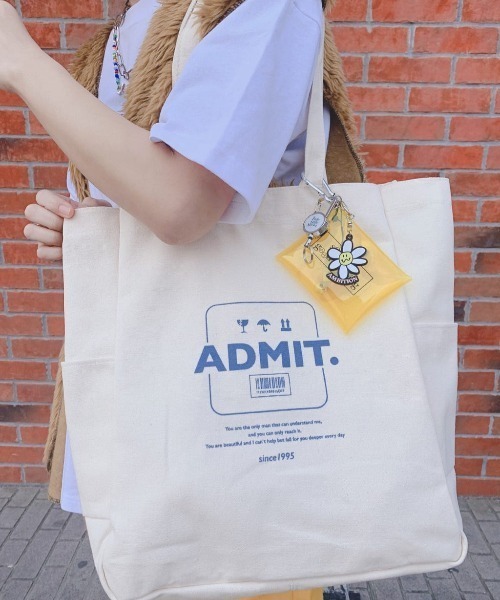 SPINNS(スピンズ)の「ロゴデザインキャンバストートバッグ(トートバッグ・レディース・ホワイト×ブルー/ブルー・ONESIZE)」の22枚目の写真