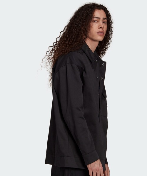 adidas（アディダス）の「アディカラー ツイルジャケット