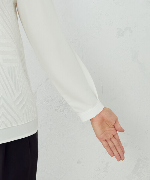 COMME CA ISM（コムサイズム）の「カットジャカード　ブラウス（シャツ/ブラウス・レディース・ホワイト・SMALL/MEDIUM/LARGE）」の17枚目の写真