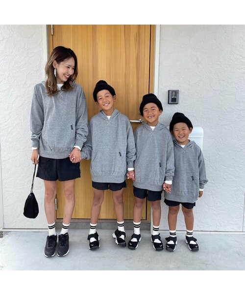 BREEZE by saori（ブリーズバイサオリ）の「WEB限定　フードロゴパーカー 大人用 by saori（パーカー・レディース・ブラック/カーキ/グレー・MEDIUM）」の6枚目の写真