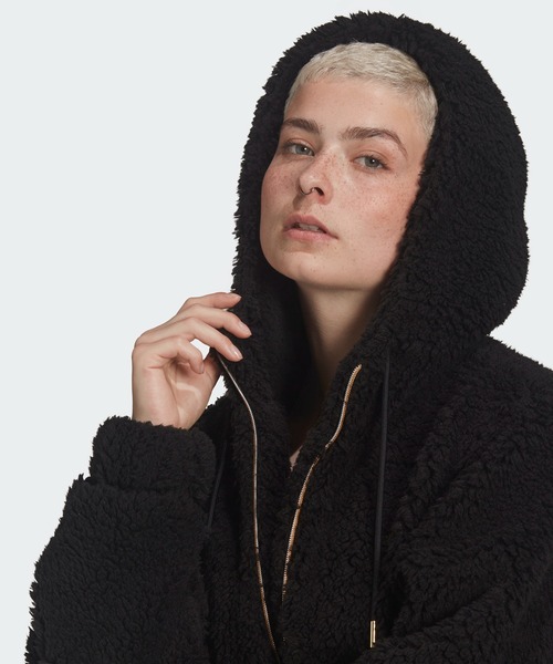 adidas（アディダス）の「シェルパ ジャケット [SHERPA JACKET