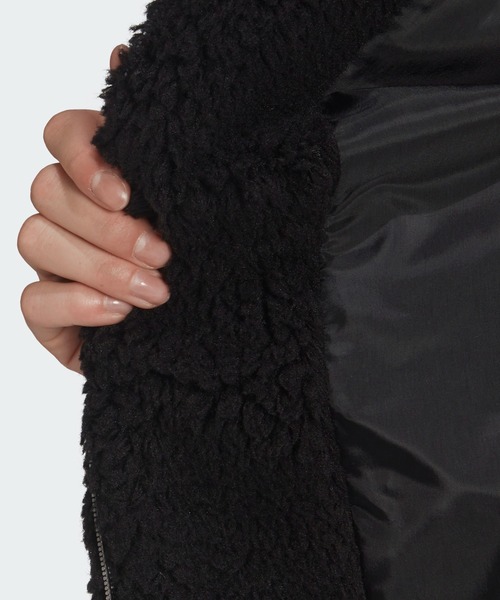 adidas（アディダス）の「シェルパ ジャケット [SHERPA JACKET] アディダスオリジナルス（ブルゾン・レディース・アイボリー/ブラック・SMALL/MEDIUM/LARGE/X-LARGE/XX-LARGE/X-SMALL）」の7枚目の写真
