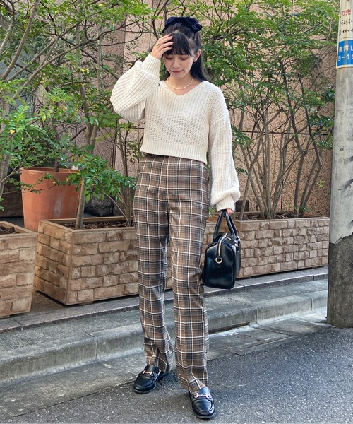 EPIMI E'PIMMY（エピミエピミー）の「前後2wayモールニットプルオーバー（ニット/セーター・レディース・ブラック/エンジ/ベージュ/オフホワイト/ブルー・MEDIUM）」の13枚目の写真