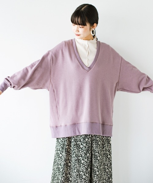haco!（ハコ）の「名前呼んでくれたらいつでもどこへでも駆けつけるから 暖かさも着まわしも備えた裏起毛のVネックスウェット by you made me（スウェット・レディース・ライトグリーン/ラベンダー・1/2）」の22枚目の写真