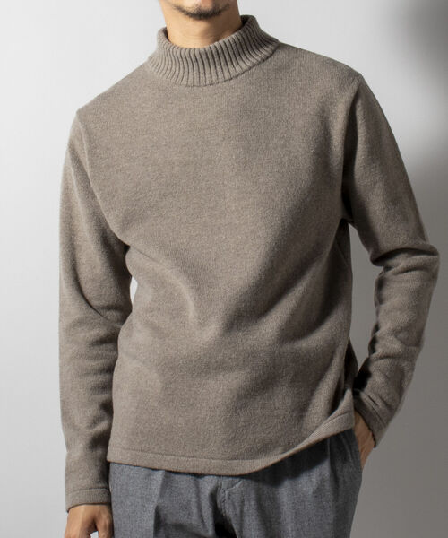 Stutostein Nolley's(シュテットシュタインノーリーズ)の「モックネック プルオーバーニット 日本製 (※無地も柄も上品に決まる一枚着ニット)(ニット/セーター・メンズ・ブラウン系その他3/ベージュ/ネイビー系3/ブラック・M/L/XL/LARGE/X-LARGE/MEDIUM)」の4枚目の写真