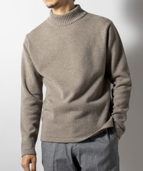 Stutostein Nolley's(シュテットシュタインノーリーズ)の「モックネック プルオーバーニット 日本製 (※無地も柄も上品に決まる一枚着ニット)(ニット/セーター・メンズ・ブラウン系その他3/ベージュ/ネイビー系3/ブラック・M/L/XL/LARGE/X-LARGE/MEDIUM)」の8枚目の写真