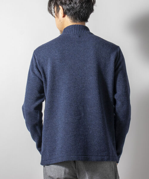 Stutostein Nolley's(シュテットシュタインノーリーズ)の「モックネック プルオーバーニット 日本製 (※無地も柄も上品に決まる一枚着ニット)(ニット/セーター・メンズ・ブラウン系その他3/ベージュ/ネイビー系3/ブラック・M/L/XL/LARGE/X-LARGE/MEDIUM)」の17枚目の写真