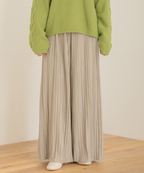 ITEMS URBANRESEARCH（アイテムズ アーバンリサーチ）の「プリーツワイドパンツ（その他パンツ・レディース・ブラック/ブルー/グレー系その他/オリーブ・FREE）」の5枚目の写真