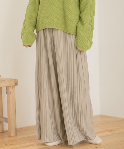 ITEMS URBANRESEARCH（アイテムズ アーバンリサーチ）の「プリーツワイドパンツ（その他パンツ・レディース・ブラック/ブルー/グレー系その他/オリーブ・FREE）」の7枚目の写真