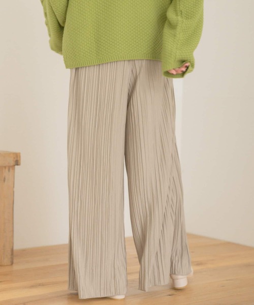 ITEMS URBANRESEARCH（アイテムズ アーバンリサーチ）の「プリーツワイドパンツ（その他パンツ・レディース・ブラック/ブルー/グレー系その他/オリーブ・FREE）」の6枚目の写真