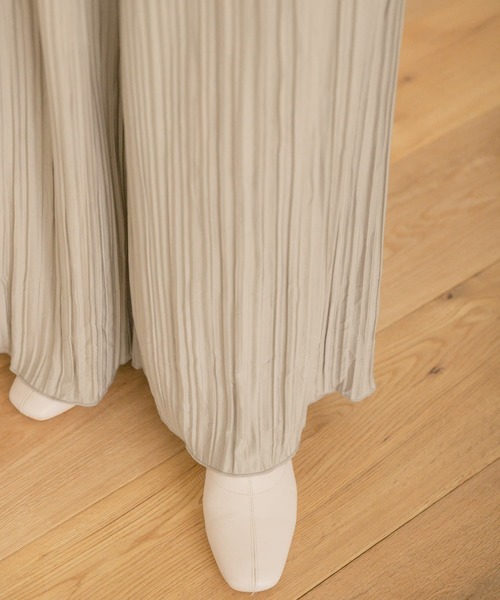 ITEMS URBANRESEARCH（アイテムズ アーバンリサーチ）の「プリーツワイドパンツ（その他パンツ・レディース・ブラック/ブルー/グレー系その他/オリーブ・FREE）」の9枚目の写真