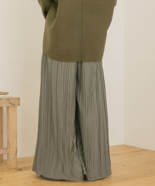 ITEMS URBANRESEARCH（アイテムズ アーバンリサーチ）の「プリーツワイドパンツ（その他パンツ・レディース・ブラック/ブルー/グレー系その他/オリーブ・FREE）」の11枚目の写真