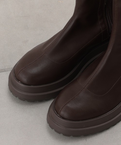 Chico(チコ)の「フェイクレザーストレッチ厚底ロングブーツ(ブーツ・レディース・ブラック/ブラウン・SMALL/MEDIUM/LARGE)」の11枚目の写真