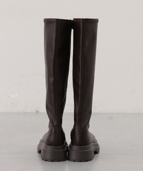 Chico(チコ)の「フェイクレザーストレッチ厚底ロングブーツ(ブーツ・レディース・ブラック/ブラウン・SMALL/MEDIUM/LARGE)」の9枚目の写真