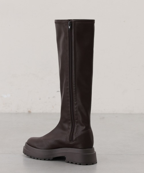 Chico(チコ)の「フェイクレザーストレッチ厚底ロングブーツ(ブーツ・レディース・ブラック/ブラウン・SMALL/MEDIUM/LARGE)」の15枚目の写真