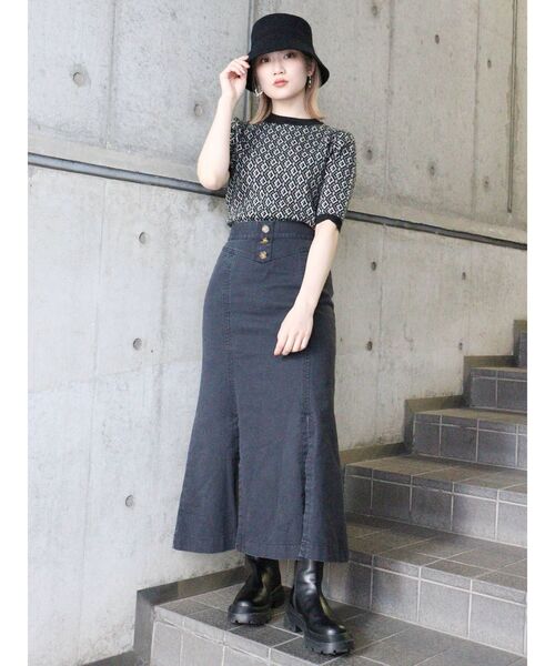 MURUA(ムルーア)の「ヨークボタンスリットスカート(スカート・レディース・ブラック/ベージュ・1/2)」の13枚目の写真