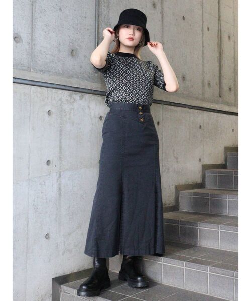 MURUA(ムルーア)の「ヨークボタンスリットスカート(スカート・レディース・ブラック/ベージュ・1/2)」の12枚目の写真