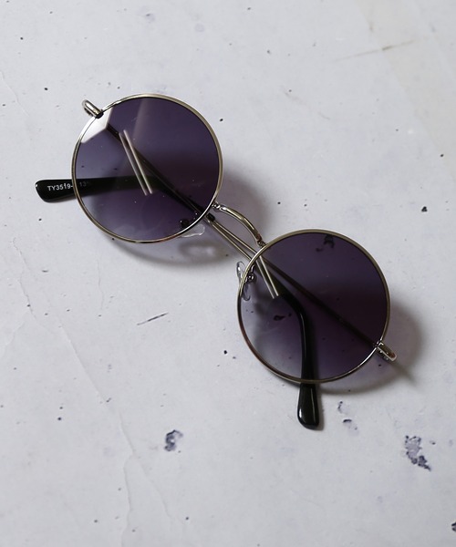 SPINNS（スピンズ）の「マルデザイン ラウンドサングラス（サングラス・メンズ・ブラック/ブラウン/グレー/ピンク/ブルー・ONESIZE）」の2枚目の写真