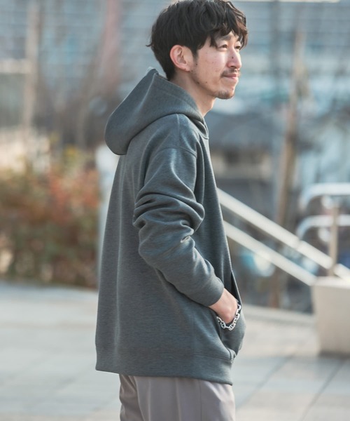 ITEMS URBANRESEARCH(アイテムズ アーバンリサーチ)の「ライトダンボール プルオーバーパーカー(パーカー・メンズ・ブルー/グレー/チャコールグレー/ベージュ・LARGE/MEDIUM)」の22枚目の写真