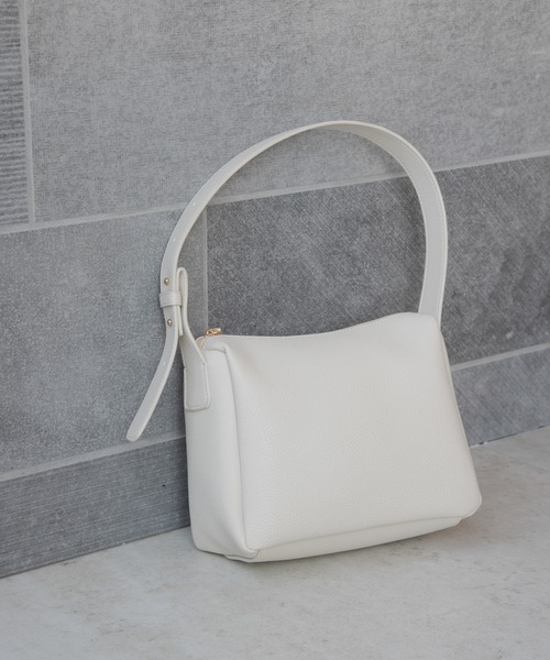 LEPSIM(レプシィム)の「【ゼロかる】ボックスショルダー 269170(ショルダーバッグ・レディース・アイボリー/ブラック/グリーン・ONE SIZE)」の2枚目の写真