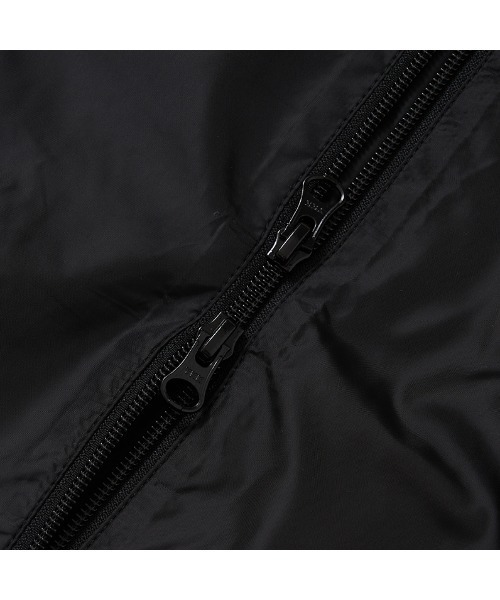 V12(ヴィ トゥエルヴ)の「CITY JKT(ブルゾン・メンズ・ブラック・L/XL)」の4枚目の写真