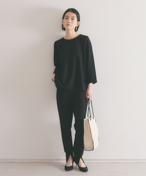 qualite(カリテ)の「【WEB・一部店舗限定】ポンチバックタックプルオーバー(Tシャツ/カットソー・レディース・ベージュ/ブラック・フリー)」の18枚目の写真