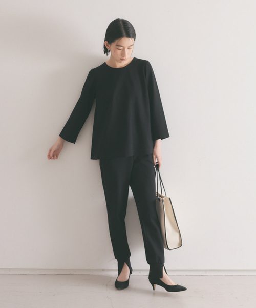 qualite(カリテ)の「【WEB・一部店舗限定】ポンチバックタックプルオーバー(Tシャツ/カットソー・レディース・ベージュ/ブラック・フリー)」の16枚目の写真