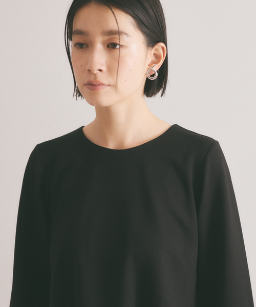 qualite(カリテ)の「【WEB・一部店舗限定】ポンチバックタックプルオーバー(Tシャツ/カットソー・レディース・ベージュ/ブラック・フリー)」の5枚目の写真