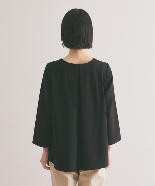 qualite(カリテ)の「【WEB・一部店舗限定】ポンチバックタックプルオーバー(Tシャツ/カットソー・レディース・ベージュ/ブラック・フリー)」の21枚目の写真