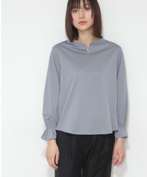 human woman(ヒューマンウーマン)の「◆袖ギャザージャージーブラウス(Tシャツ/カットソー・レディース・ブルー/ホワイト・MEDIUM)」の2枚目の写真