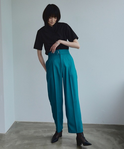 UNITED TOKYO（ユナイテッドトウキョウ）の「【WEB限定】ベーシックハーフスリーブシャツ-ウォッシャブル/接触冷感/防菌防臭-（シャツ/ブラウス・レディース・ブラック/ホワイト/ブラウン/オフホワイト/グリーン/ブルー/ライトグレー・1/2）」の21枚目の写真