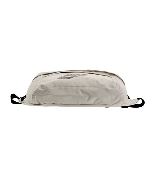 NIKE（ナイキ）の「【NIKE】Tech Hip Pack（ボディバッグ/ウエストポーチ・レディース・ホワイト/ブラック・FREE）」の7枚目の写真