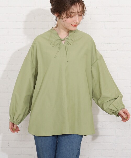SHOO・LA・RUE（シューラルー）の「◆リボン付きチュニックブラウス（シャツ/ブラウス・レディース・カーキ/ベージュ・00）」の3枚目の写真