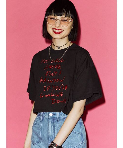 jouetie(ジュエティ)の「グランジロゴクロップド Tシャツ(Tシャツ/カットソー・レディース・ブラック/オフホワイト/ピンク・MEDIUM)」の4枚目の写真