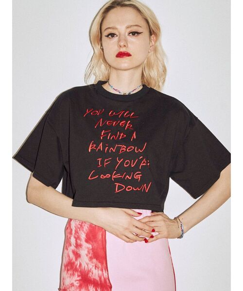 jouetie(ジュエティ)の「グランジロゴクロップド Tシャツ(Tシャツ/カットソー・レディース・ブラック/オフホワイト/ピンク・MEDIUM)」の18枚目の写真