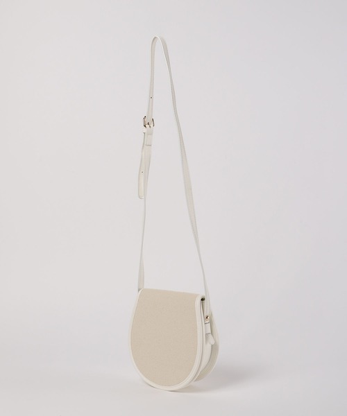 Heather(ヘザー)の「パイピングキャンバスショルダ- 285053(ショルダーバッグ・レディース・ブラック/アイボリー・ONE SIZE)」の7枚目の写真