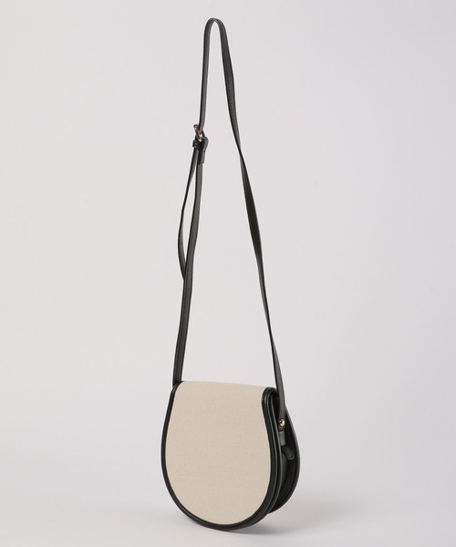 Heather(ヘザー)の「パイピングキャンバスショルダ- 285053(ショルダーバッグ・レディース・ブラック/アイボリー・ONE SIZE)」の8枚目の写真