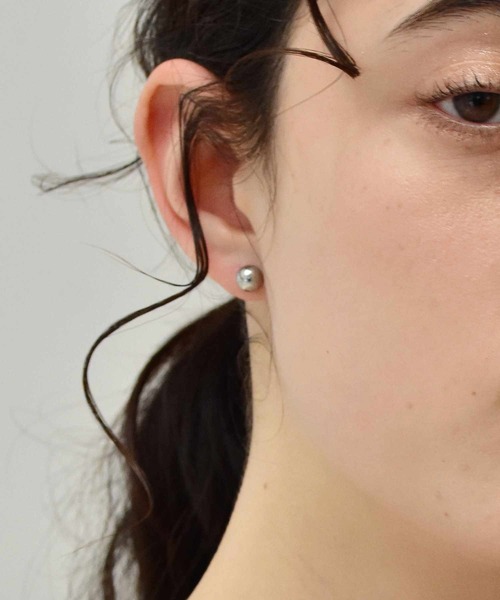 LHME（エルエイチエムイー）の「LHME ボールピアス/サージカルステンレス316L（金属アレルギー対応）（ピアス（両耳用）・レディース・シルバー/ゴールド・ONE SIZE）」の11枚目の写真