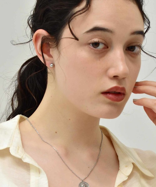 LHME（エルエイチエムイー）の「LHME ボールピアス/サージカルステンレス316L（金属アレルギー対応）（ピアス（両耳用）・レディース・シルバー/ゴールド・ONE SIZE）」の3枚目の写真